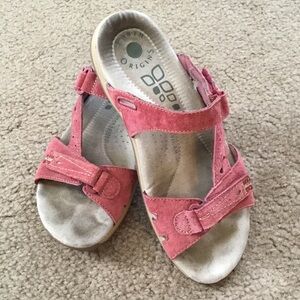 Earth Origins Pink/Red Suede Women's Sandals
